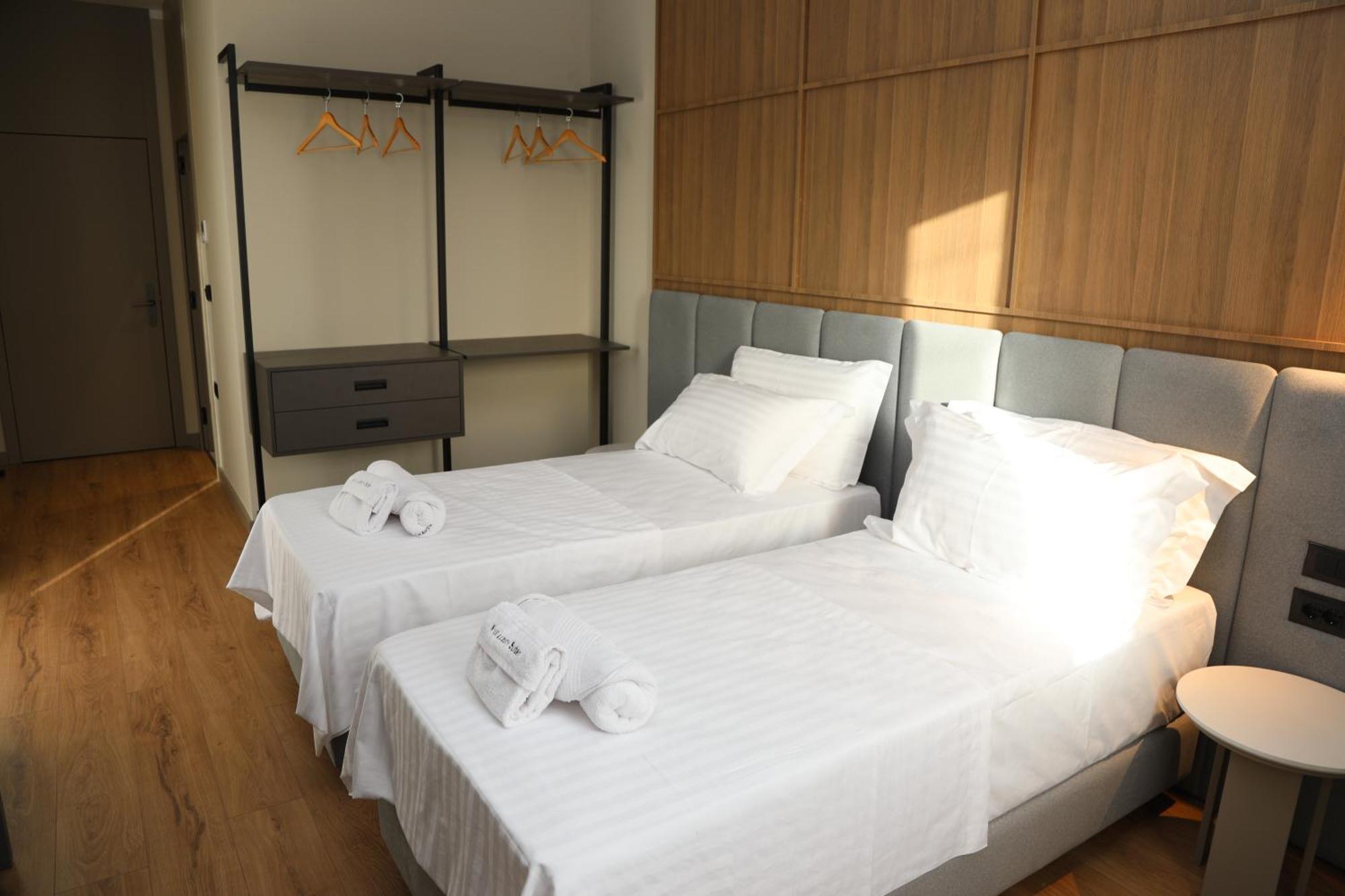 Kruja Luxury Suites الغرفة الصورة